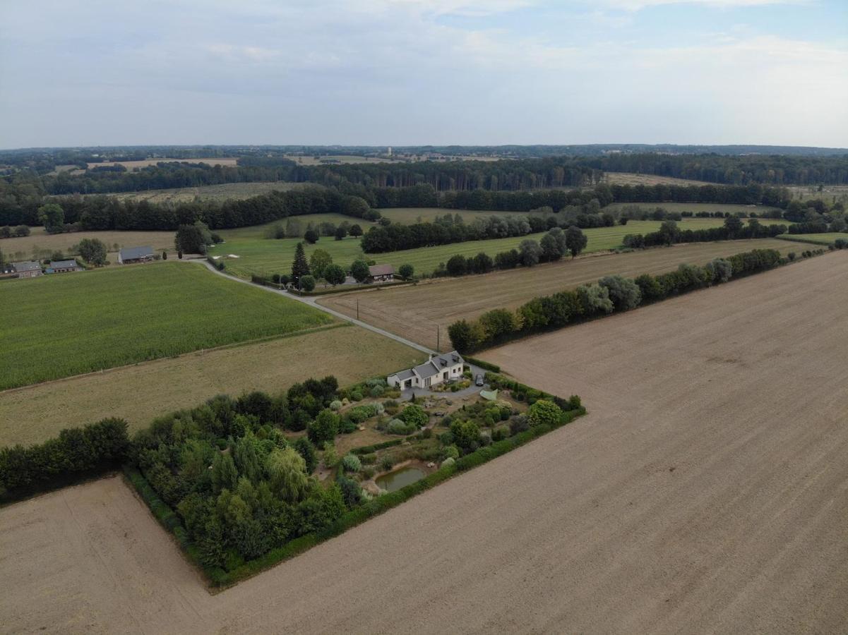 Gite La Grenouillere Esqueheries Bagian luar foto