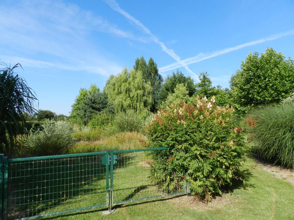 Gite La Grenouillere Esqueheries Bagian luar foto