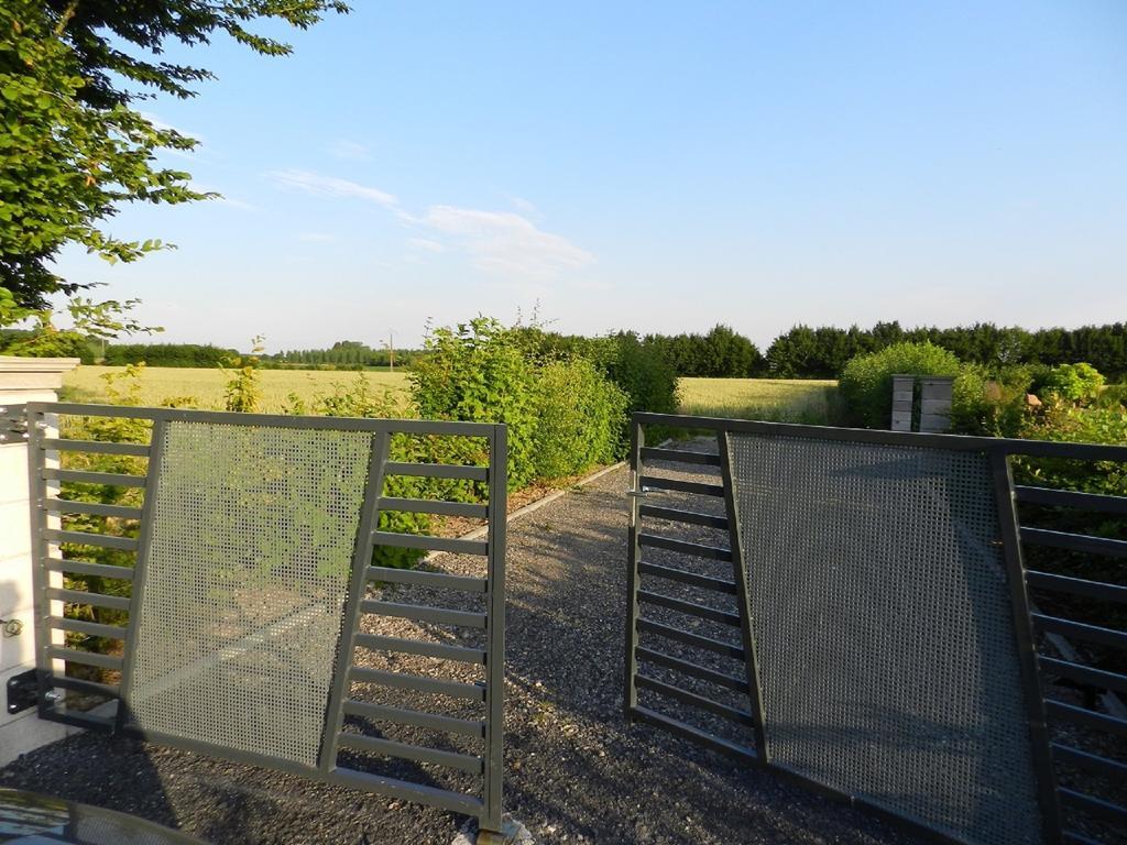 Gite La Grenouillere Esqueheries Bagian luar foto